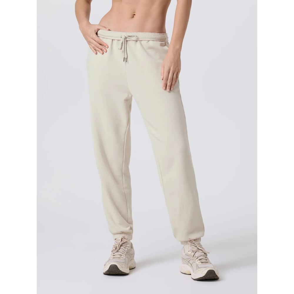 Vuori | Women’s Size Small Sedona Sweatpant Joggers in Bone Athlesuire Lounge